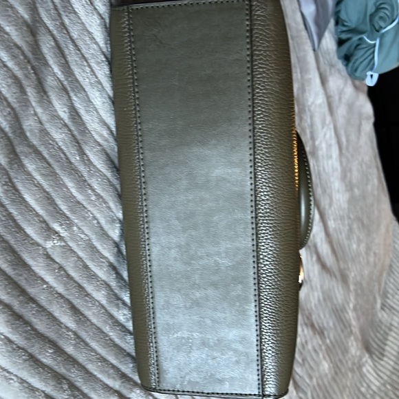 Olive Green Michael Kors medium to large tote bag - Picture 5 of 6